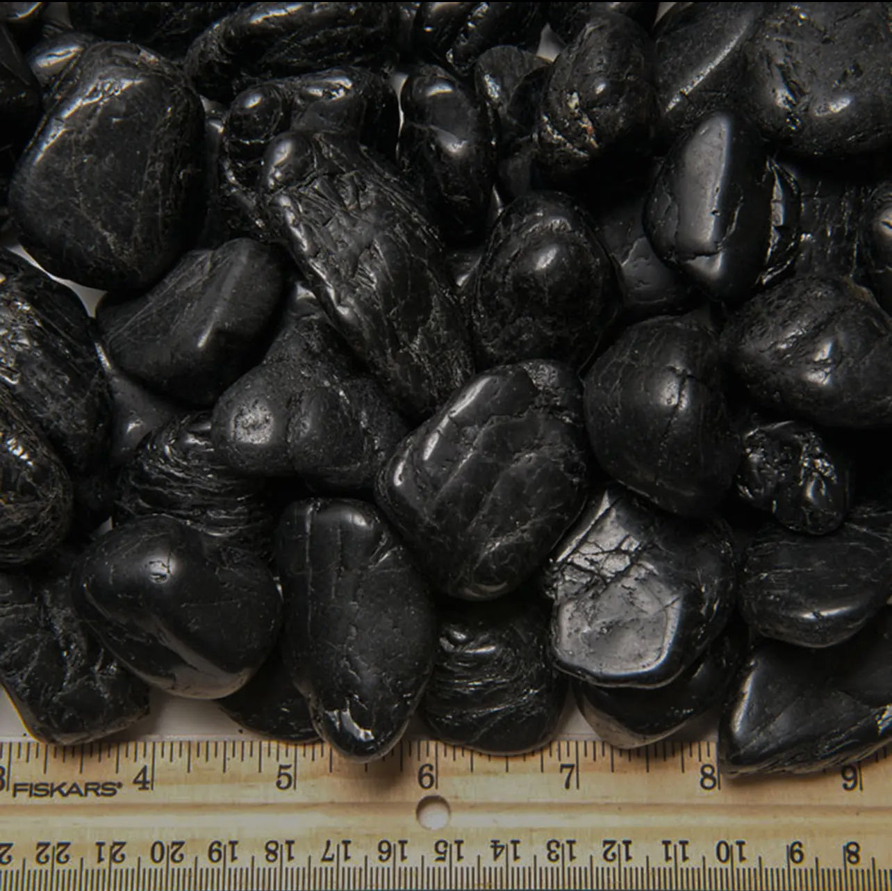 Black tourmaline stone, a powerful protector against negative energy