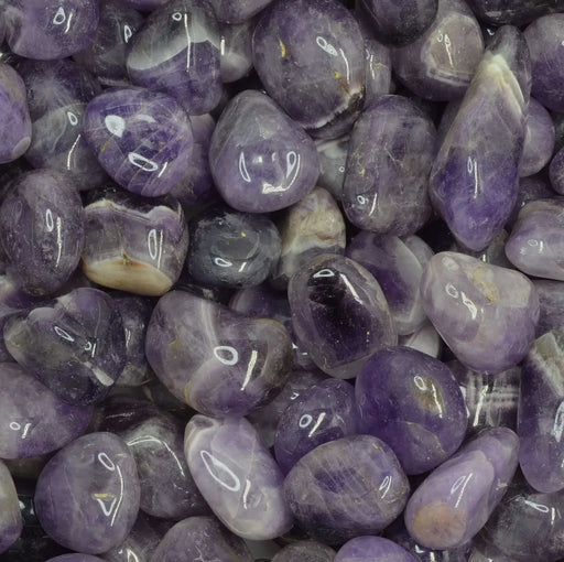 Amethyst stone, a calming and balancing crystal for spiritual growth